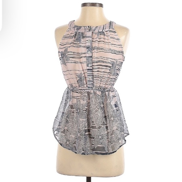 d'closet Tops - D'Closet Sleeveless Blouse l  SIZE S